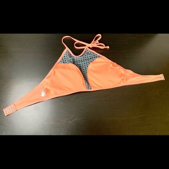 LA VIE EN ROSE AQUA - Hight Neck Binki Top - Picture 4 of 6